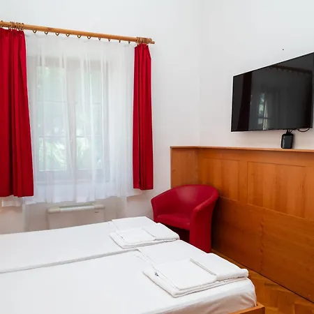 Sveta Ana Hostel *