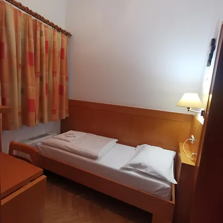 Hostel Sveta Ana *